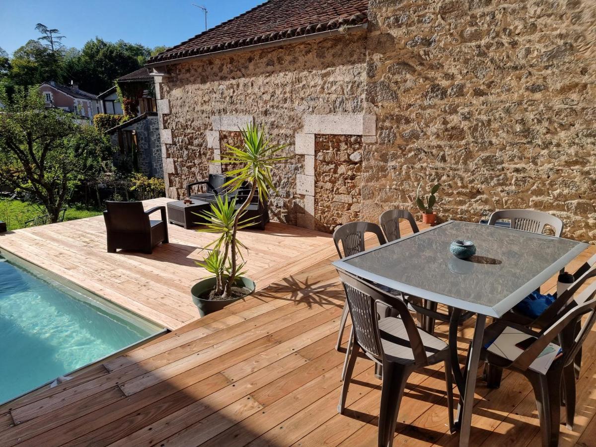 L'Atrium Piégut-Pluviers Exterior foto