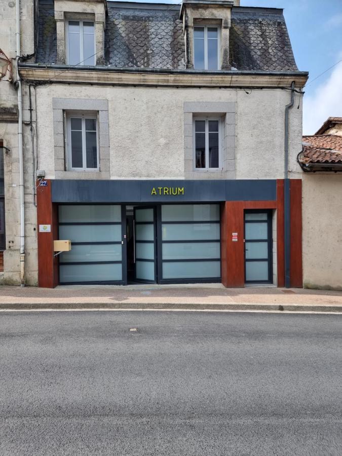 L'Atrium Piégut-Pluviers Exterior foto